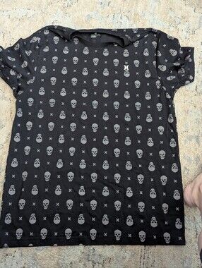 Hurley Black Tee with Gray Skull Pattern